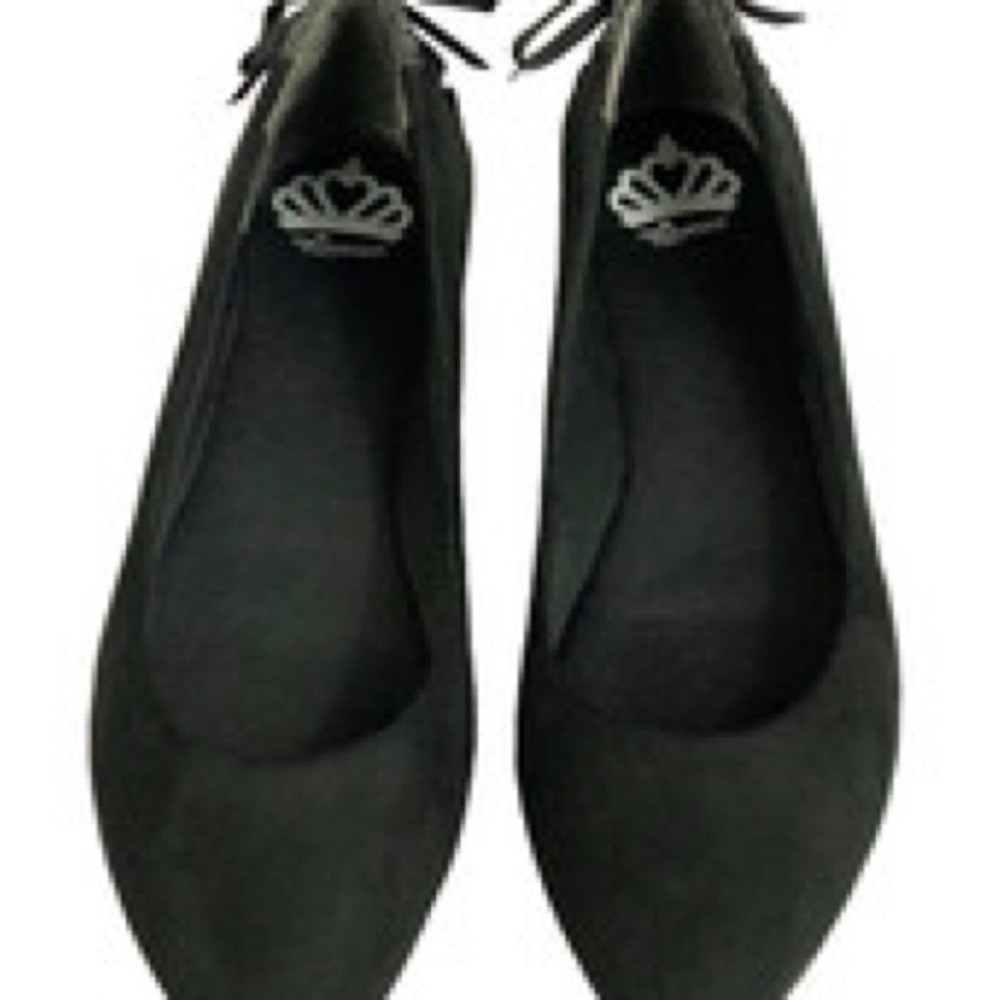 Fergalicious black flat shoes size 8